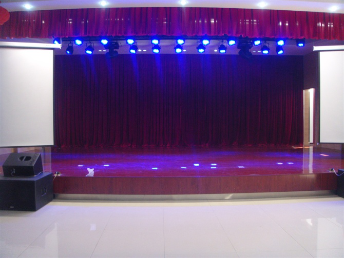 徐州協(xié)鑫太陽(yáng)能材料有限公司多功能廳